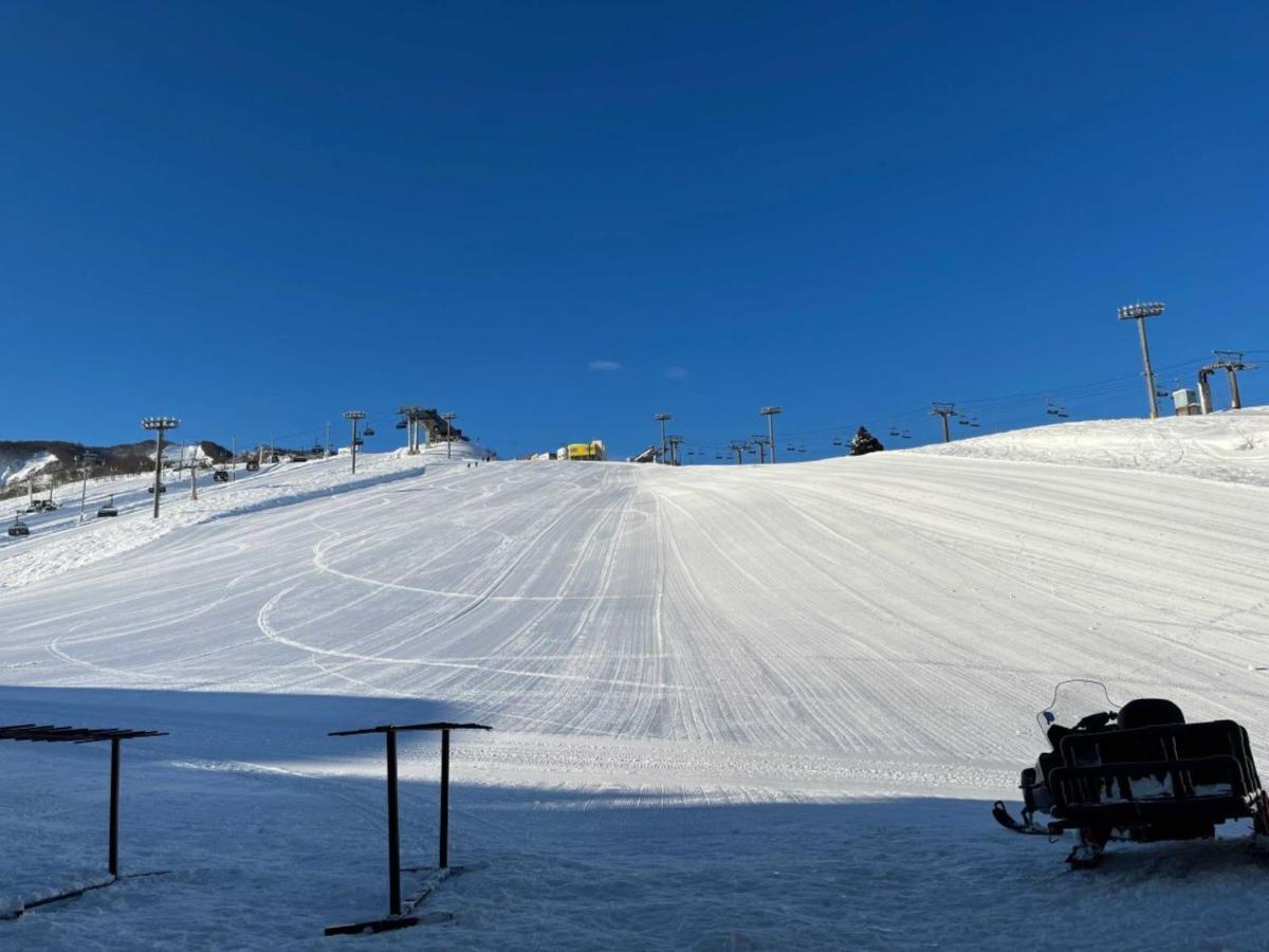 Ishiuchi Ski Center Minamiuonuma Екстериор снимка
